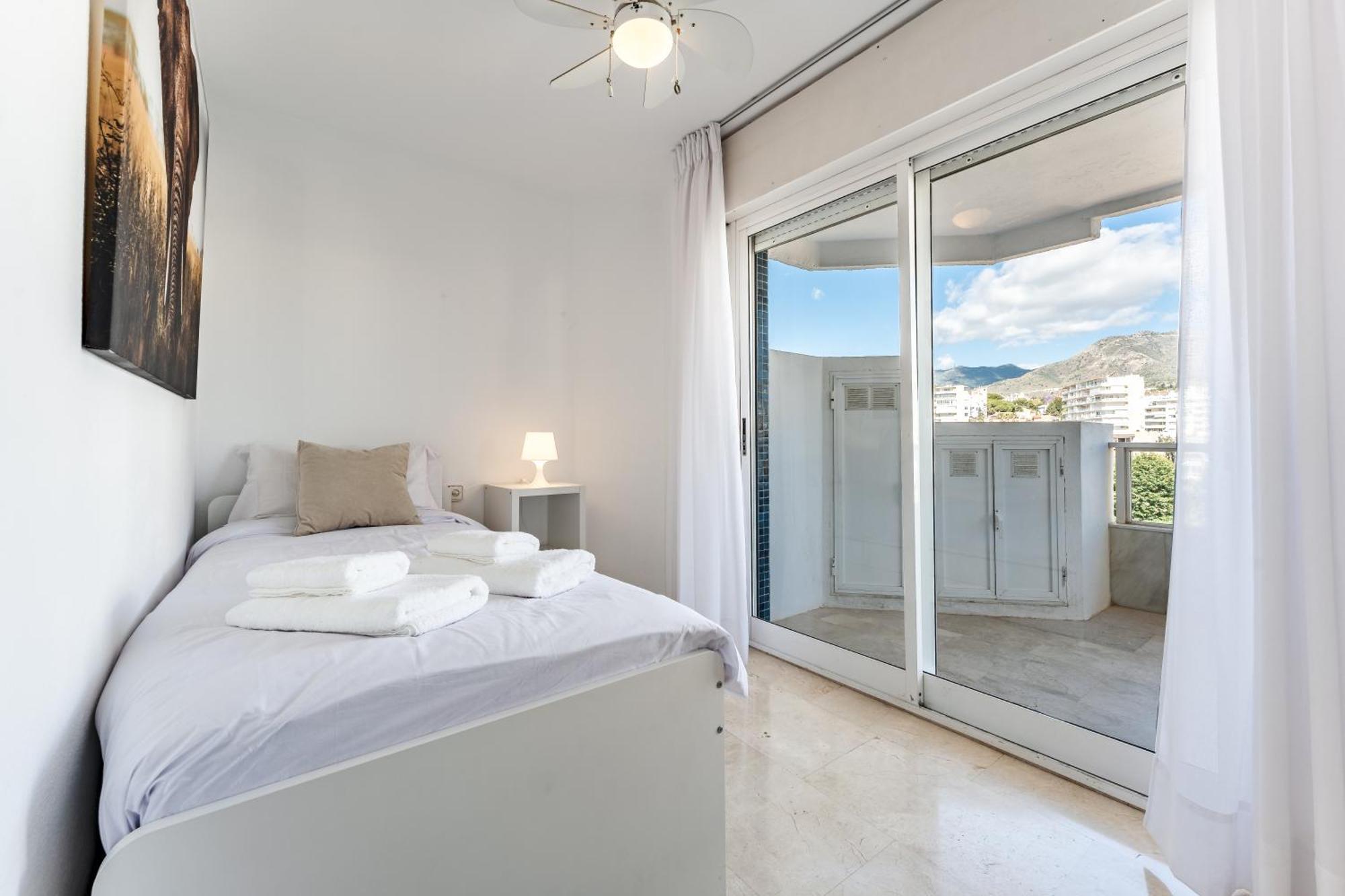 Tropico Carihuela View & Parking Leilighet Torremolinos Eksteriør bilde