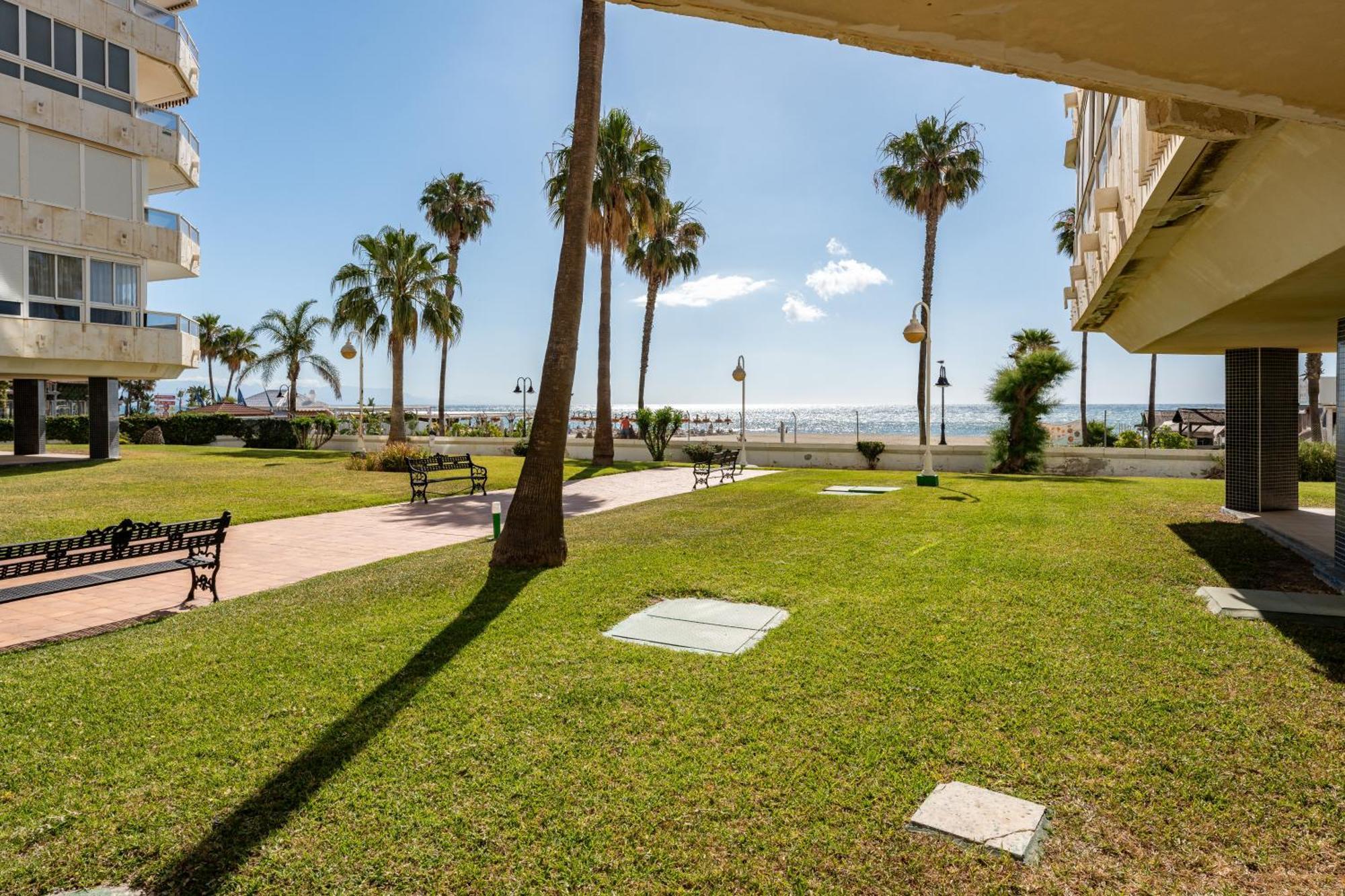 Tropico Carihuela View & Parking Leilighet Torremolinos Eksteriør bilde